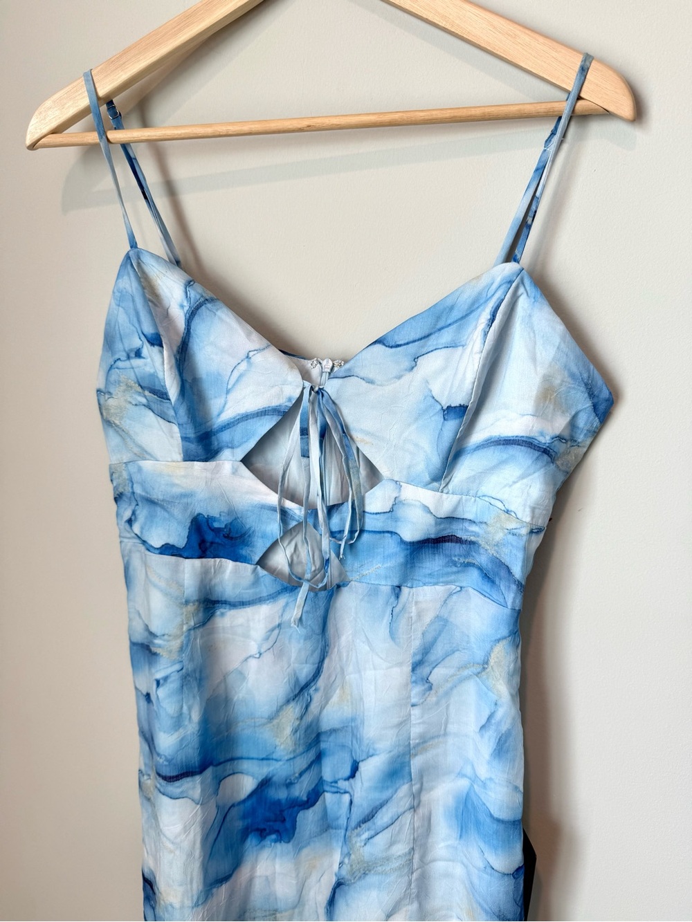 NWT Lulus Chicly Femme Light Blue Abstract Tie-Front Sleeveless Midi Dress - Picture 3 of 5